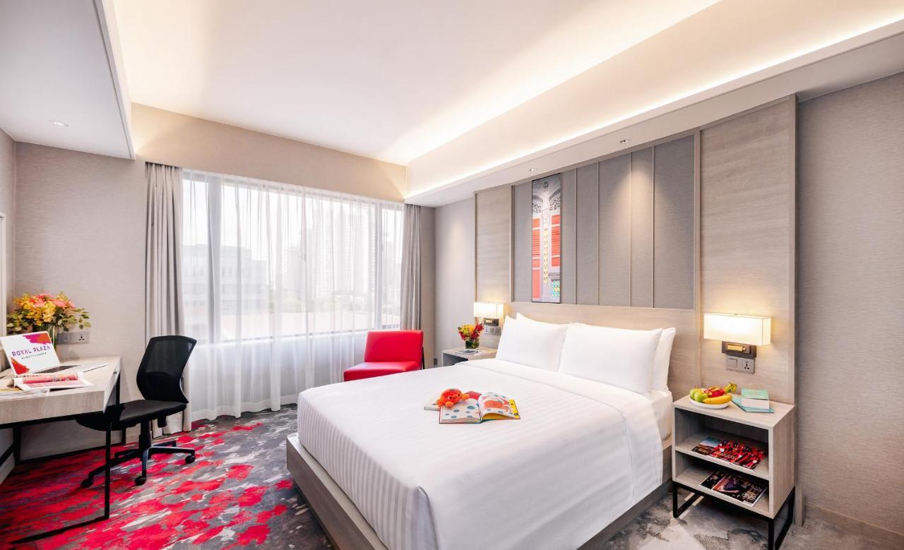 Royal Plaza On Scotts Khách sạn 5*
