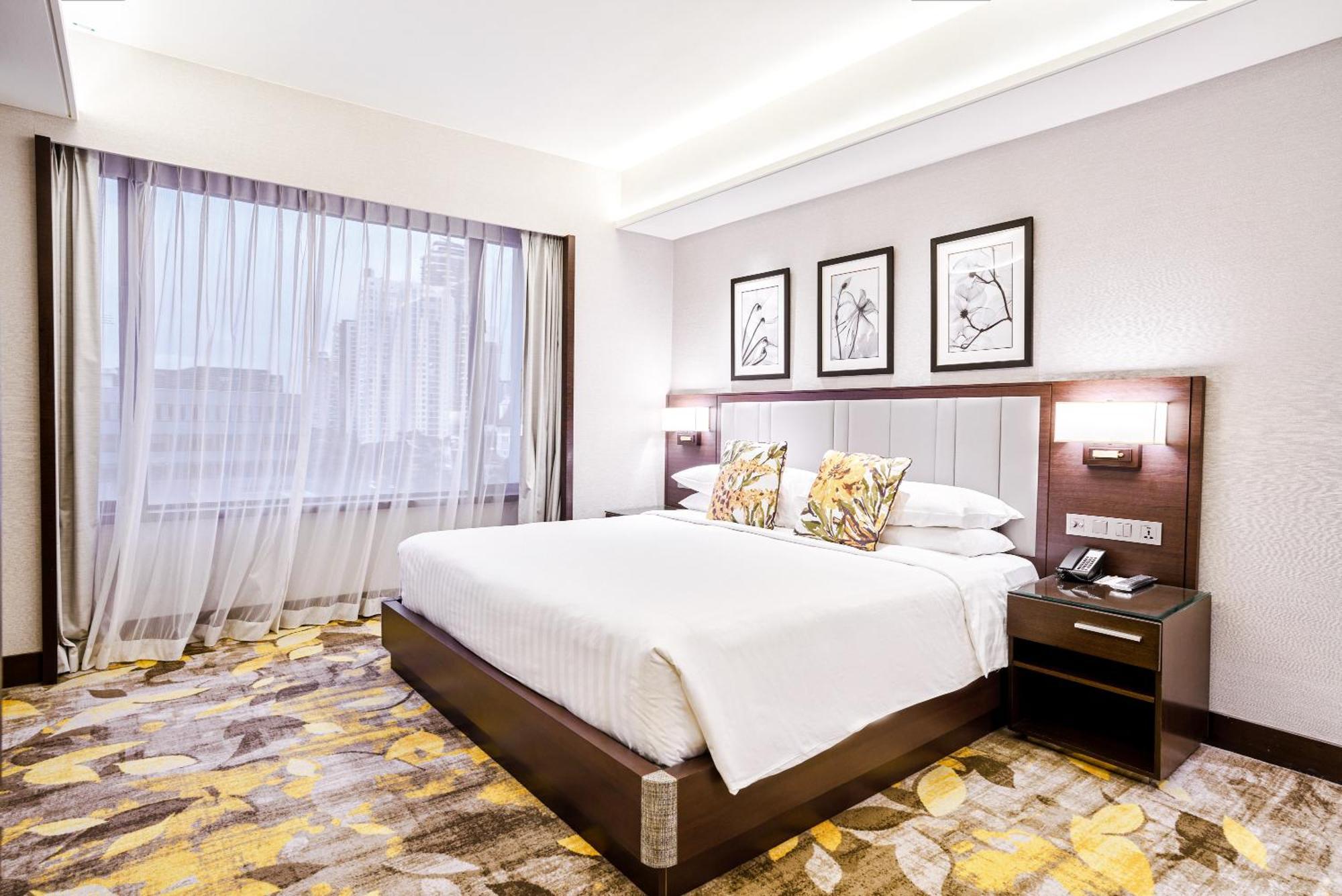 Khách sạn Royal Plaza On Scotts
