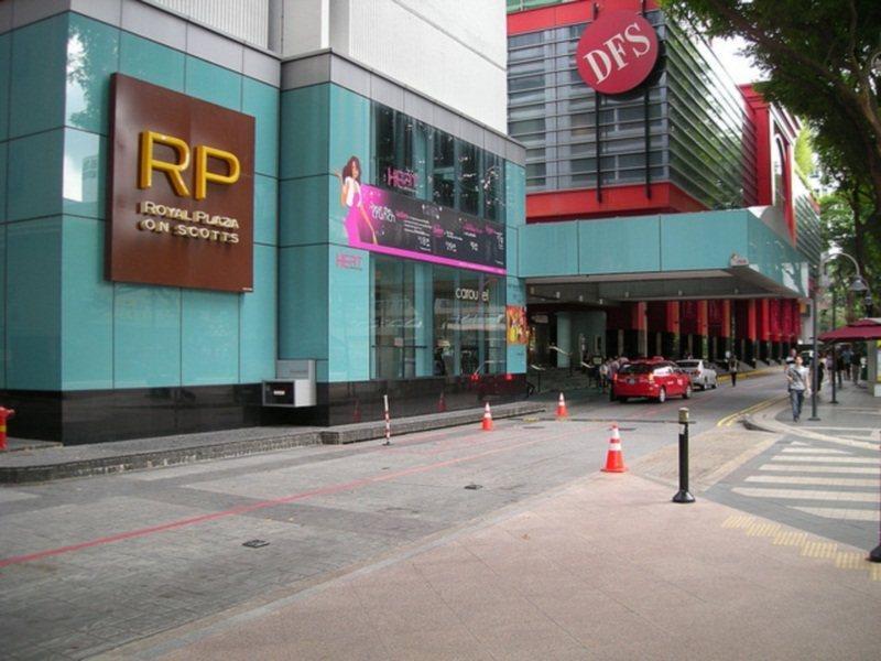 Khách sạn Royal Plaza On Scotts Singapore