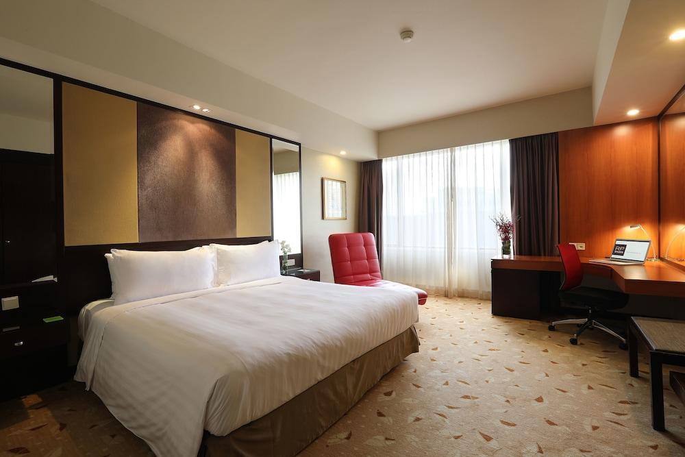 Khách sạn Royal Plaza On Scotts Singapore