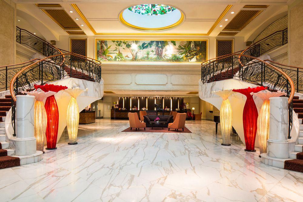 Royal Plaza On Scotts Khách sạn 5*